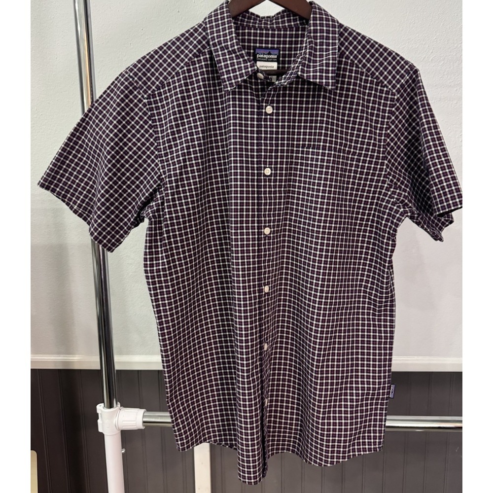 Patagonia Men's Medium Button Up‎ Plaid Shirt Red Organic Cotton Gorpcore EUC - Picture 2 of 9